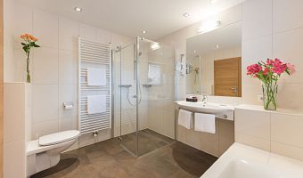 BadDoppelzimmerSuperiorzimmerHotelReschKitzbühel